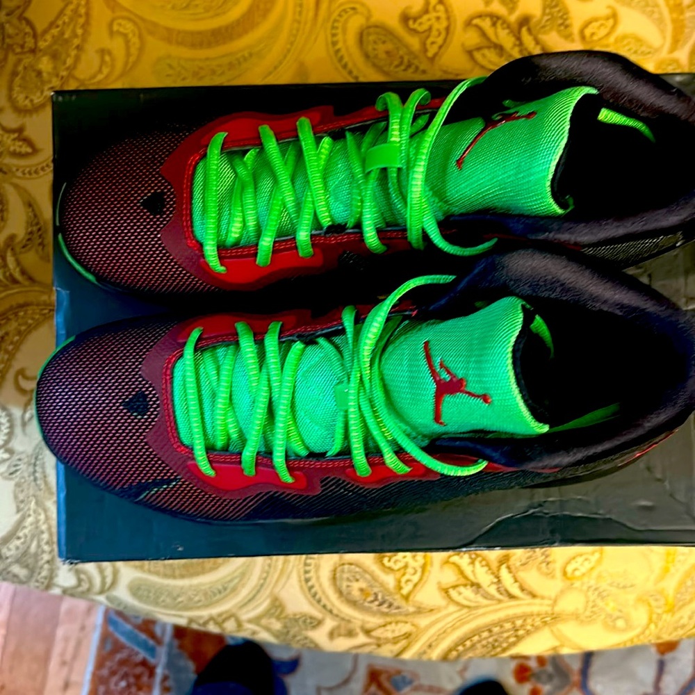 Jordan Super. Fly 4’s size 10 1/2 black , green and red